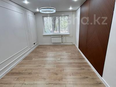 2-бөлмелі пәтер · 54 м² · 1/5 қабат, мкр 8, братьев Жубанова 273, бағасы: 19 млн ₸ в Актобе