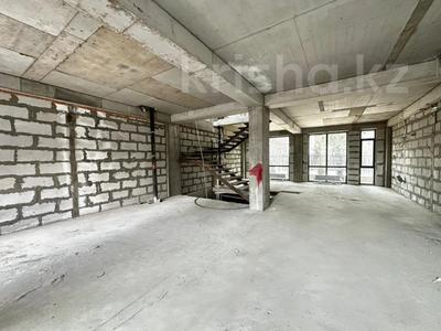 8-комнатная квартира · 303 м² · 2/3 этаж, Оспанова за 230 млн ₸ в Алматы, Медеуский р-н