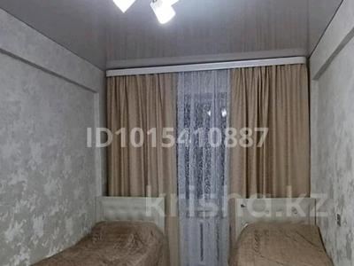 3-бөлмелі пәтер · 60 м² · 5/5 қабат, Караменде би 74/2 — Школы №7, бағасы: 16 млн ₸ в Балхаше
