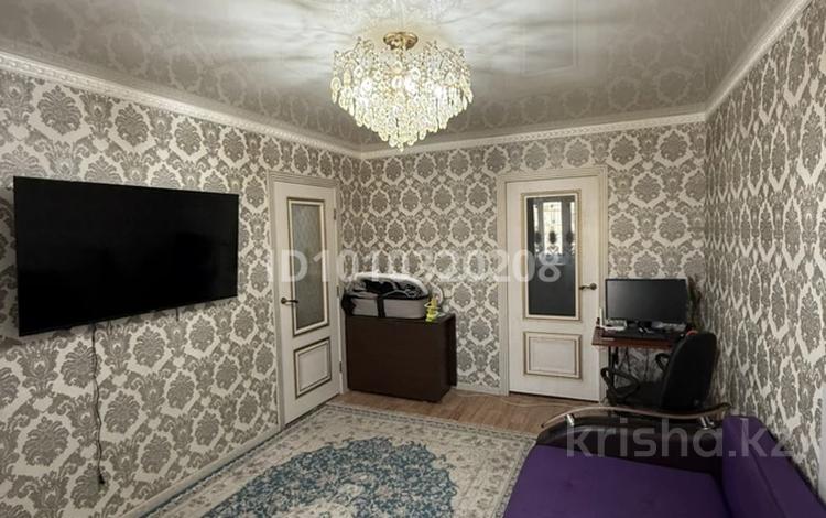 3-бөлмелі пәтер · 58 м² · 5/5 қабат, Желтоксан 1/7 — Сергей Тюленина рынок Караван, бағасы: 16 млн ₸ в Уральске — фото 2