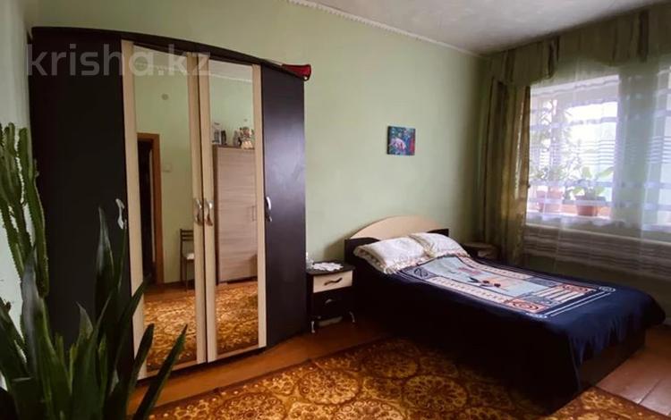 3-комнатная квартира, 72 м², 2/2 этаж, Окжетпес 154 за 10.5 млн 〒 в Щучинске — фото 2