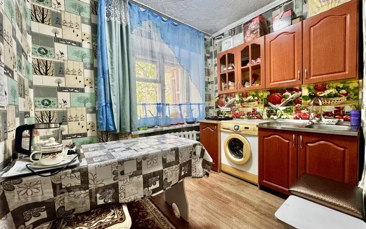 2-бөлмелі пәтер · 39 м² · 1/5 қабат, Михайловка ш/а., Крылова 4, бағасы: 15.5 млн ₸ в Караганде, Казыбек би р-н — фото 2