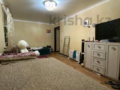 2-бөлмелі пәтер · 42 м² · 1/5 қабат, Машхур Жусупа 35А, бағасы: 8 млн ₸ в Экибастузе