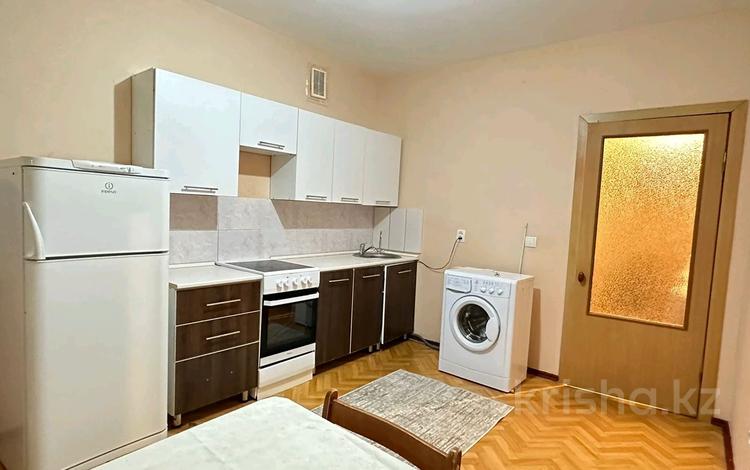 1-комнатная квартира, 40 м², 3/5 этаж, Рыскулбекова 5 за 16 млн 〒 в Астане, Алматы р-н — фото 2