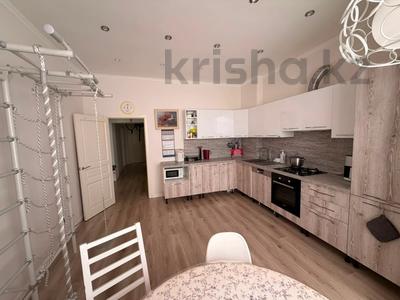 3-комнатная квартира · 107 м² · 5/8 этаж, Кожыкова 4 Д за 450 000 ₸ в Атырау