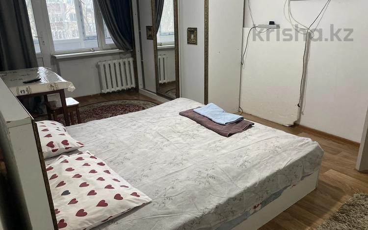 1-комнатная квартира · 36 м² · 3/5 этаж, мкр Центральный, Махамбета 118 за 8 000 〒 в Атырау — фото 5