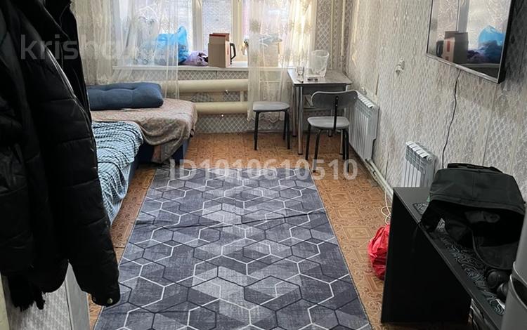 1-бөлмелі пәтер · 17 м² · 2/5 қабат, 2-я школьная 1/Б 17 А — Район: 14 микрорайон, г. Семей Очень удобное расположение! Рядом есть всё необходимое: • школа • остановка • магазины • больниц, бағасы: 6.2 млн ₸ — фото 2