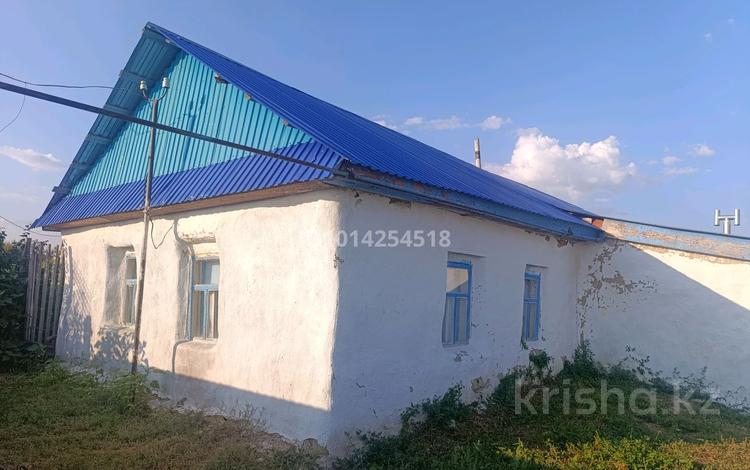 Отдельный дом · 2 комнаты · 60 м² · 12 сот., Абая 5 — Село Акжар за 2.7 млн ₸ — фото 2