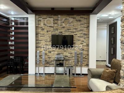 5-комнатная квартира · 210 м² · 3/6 этаж, Тулебаева 175 — Тулебаева и Курмангазы за 90 000 ₸ в Алматы, Медеуский р-н