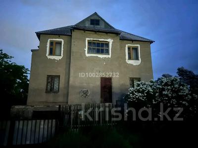 Отдельный дом · 5 комнат · 200 м² · 10 сот., мкр Кунгей , Мынбаева 95 за 45 млн 〒 в Караганде, Казыбек би р-н