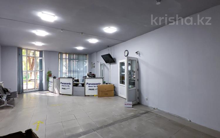 Свободное назначение, офисы, магазины и бутики, салоны красоты, фитнес и спорт, медцентры и аптеки, образование, конференц-залы, кабинеты и рабочие места, студии · 125 м² за 850 000 〒 в Алматы, Алмалинский р-н — фото 32