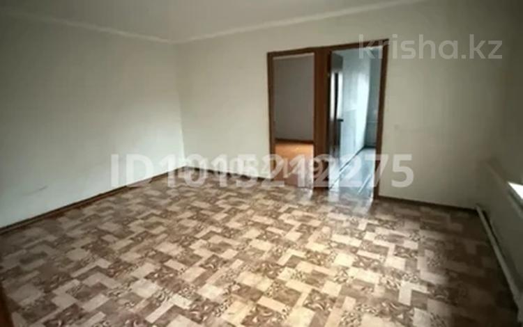 4-комнатная квартира · 70 м², мкр Акбулак, Жандилдина 9а за 130 000 ₸ в Алматы, Алатауский р-н — фото 2