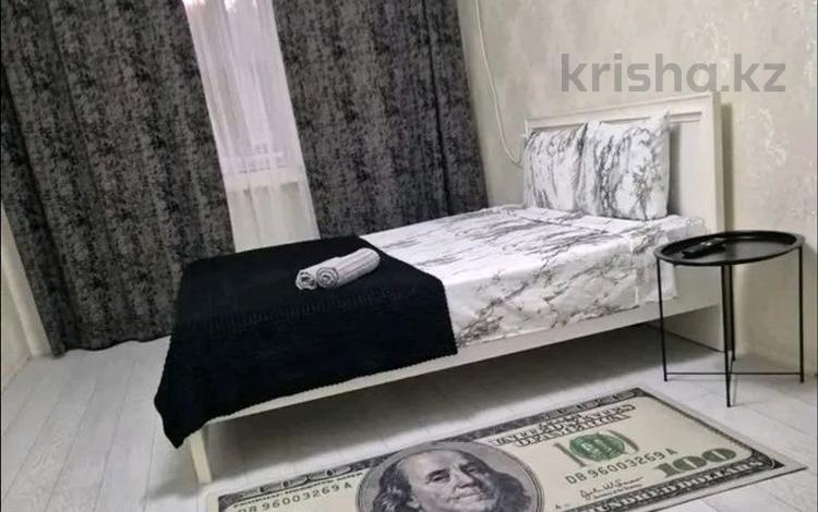1-комнатная квартира · 36 м² · 2/5 этаж, ул. Курмангазы 102 за 2 000 ₸ в Уральске, мкр Школьник — фото 2