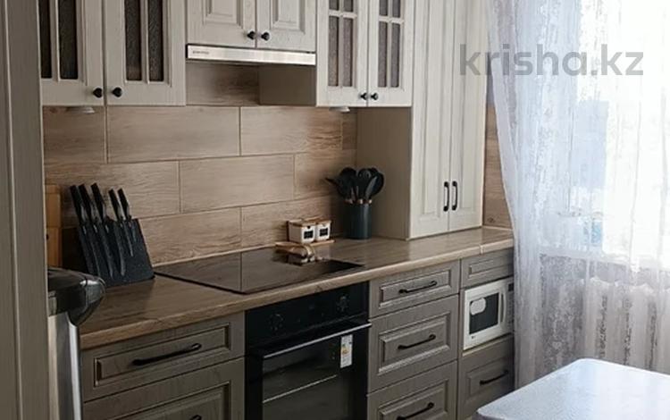 3-комнатная квартира · 64.2 м² · 9/9 этаж, Абая за 27.5 млн ₸ в Петропавловске — фото 2
