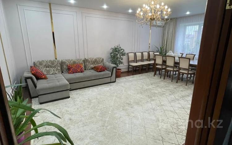 4-бөлмелі пәтер · 140 м² · 4/5 қабат, мкр. Алтын орда, Тауелсиздик 3, бағасы: 51.5 млн ₸ в Актобе — фото 3
