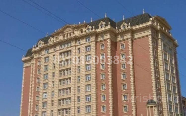 2-комнатная квартира · 100 м², Алии Молдагуловой 44 за 350 000 ₸ в Актобе — фото 2