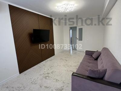 2-комнатная квартира · 57.6 м² · 9/9 этаж, 10 микрорайон 18 за 20 млн 〒 в Аксае