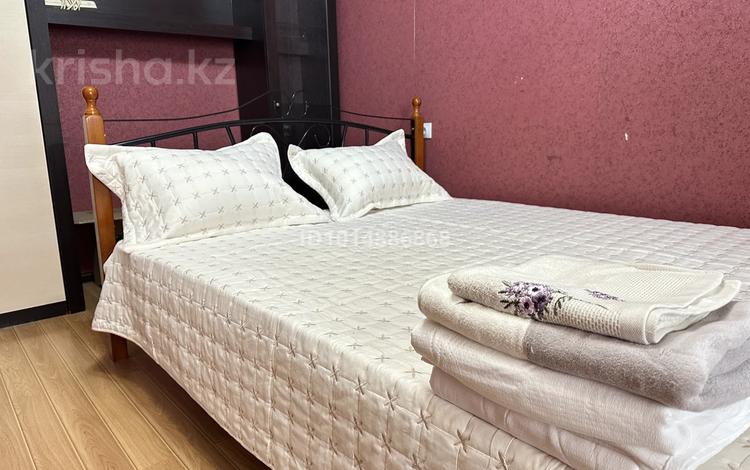 1-бөлмелі пәтер · 50 м² · 5/5 қабат, 1 ш/а, ЕСЕТ БАТЫР 107 — ТД Жанар - Детский товар - Анвар - Молдагулова, бағасы: 10 000 ₸ в Актобе, мкр 5 — фото 2