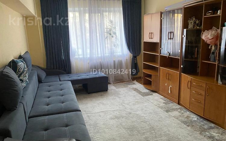 3-бөлмелі пәтер · 65 м² · 2/5 қабат, Айтеке би 33/2, бағасы: 35 млн ₸ в Боралдае (Бурундай) — фото 2