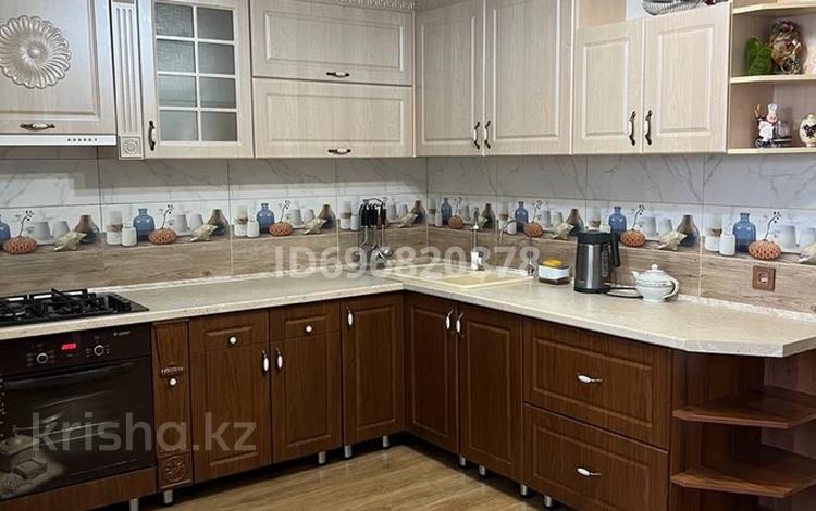 2-комнатная квартира · 75 м² · 6/7 этаж, 7-й микрорайон 17б за 230 000 ₸ в Костанае — фото 2