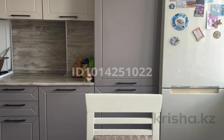 3-комнатная квартира · 81.2 м² · 6/9 этаж, мкр Жана Орда 1 за 35.5 млн ₸ в Уральске — фото 2