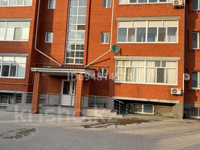 4-бөлмелі пәтер · 160 м² · 2/3 қабат, Шаяхметова 117а, бағасы: 120 млн 〒 в Костанае