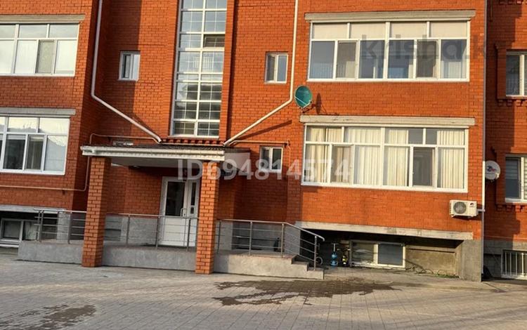 4-бөлмелі пәтер · 160 м² · 2/3 қабат, Шаяхметова 117а, бағасы: 120 млн ₸ в Костанае — фото 8