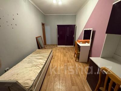 4-комнатная квартира · 94 м² · 9/9 этаж, мкр Аксай-1 12 за 50 млн 〒 в Алматы, Ауэзовский р-н