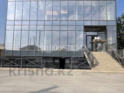 Свободное назначение, офисы, магазины и бутики, склады, салоны красоты, бани, гостиницы и зоны отдыха, фитнес и спорт, медцентры и аптеки, образование, развлечения, студии · 800 м² за ~ 3.4 млн 〒 в Шымкенте, Абайский р-н