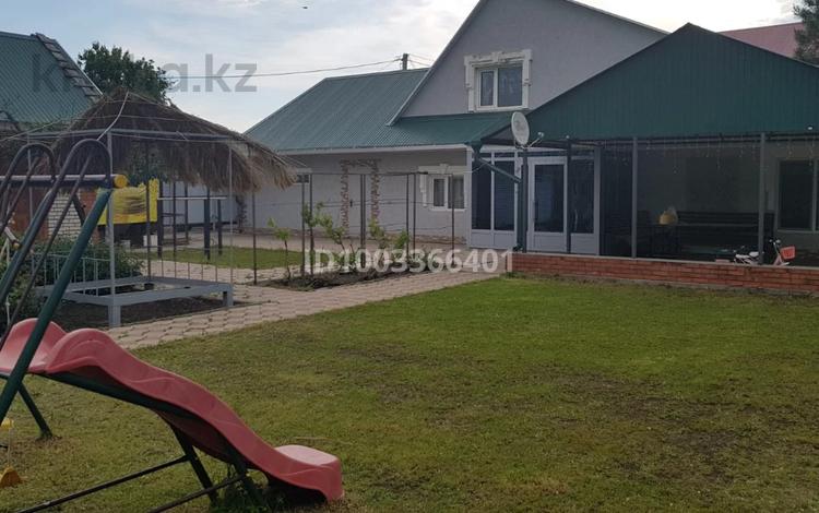 Отдельный дом · 3 комнаты · 105 м² · 11 сот., мкр Омега, Вагонник 59 — Шолохова за 36.2 млн 〒 в Уральске — фото 6