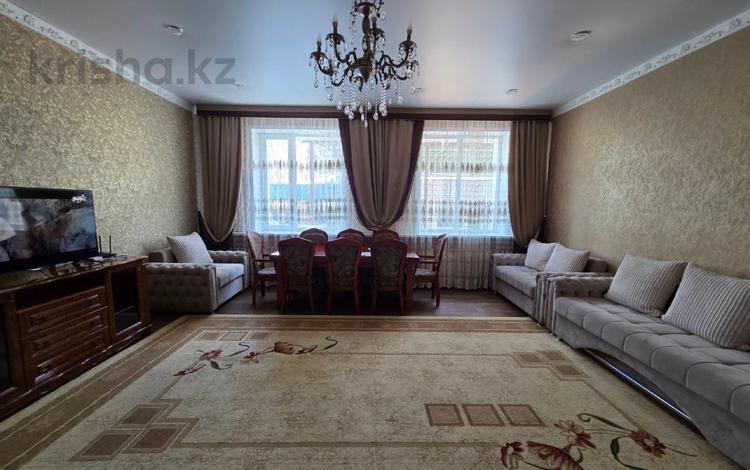 Отдельный дом · 5 комнат · 230 м² · 12 сот., Р. Люксембург 124 — Гулливер за 150 млн 〒 в Павлодаре — фото 2