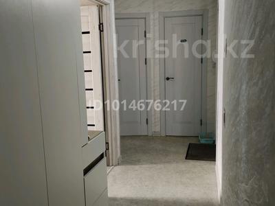 4-комнатная квартира · 63 м² · 5/5 этаж, Майкудук, Майкудук, 17й микрорайон 40 за 18 млн ₸ в Караганде, Алихана Бокейханова р-н