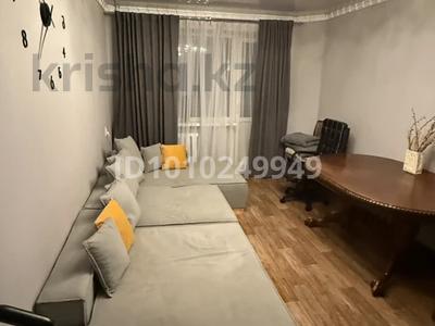 3-комнатная квартира · 61.8 м² · 4/5 этаж, Майкудук, 15й микрорайон 30 за 15 млн ₸ в Караганде, Алихана Бокейханова р-н