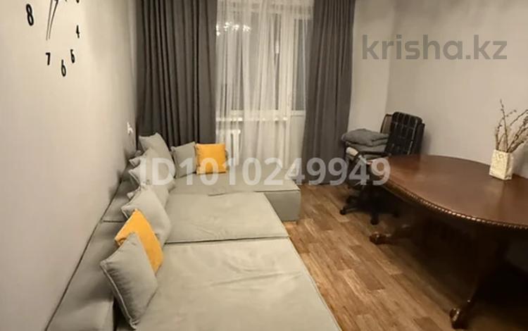 3-комнатная квартира · 61.8 м² · 4/5 этаж, Майкудук, 15й микрорайон 30 за 15 млн ₸ в Караганде, Алихана Бокейханова р-н — фото 2