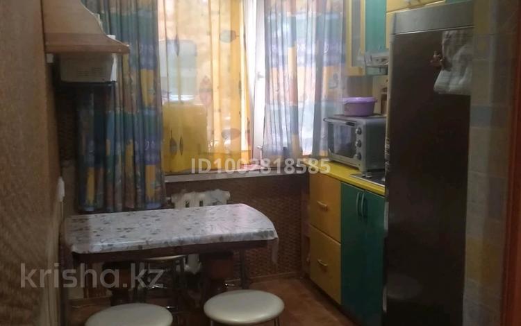 3-бөлмелі пәтер · 50 м² · 3/5 қабат, мкр Юго-Восток, Республики 10, бағасы: 25 млн ₸ в Караганде, Казыбек би р-н — фото 2
