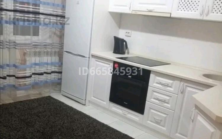 1-комнатная квартира · 50 м² · 6/15 этаж, Кошкарбаева 27 за 13 000 ₸ в Астане, Алматы р-н — фото 2