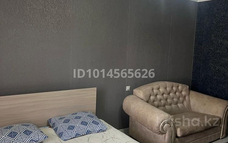 1-бөлмелі пәтер · 50 м² · 1/5 қабат, Койгельды 209а, бағасы: 11 000 ₸ в Таразе — фото 2