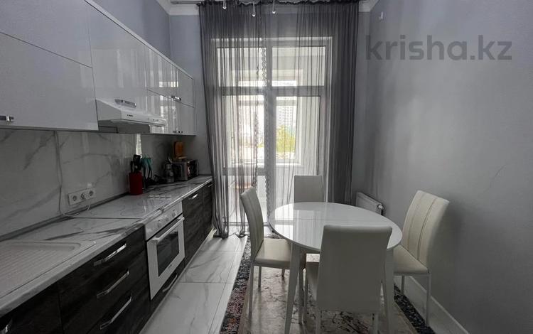 1-комнатная квартира, 48 м², 3/20 этаж помесячно, Сейфуллина 574/1 к3 за 400 000 〒 в Алматы, Бостандыкский р-н — фото 88