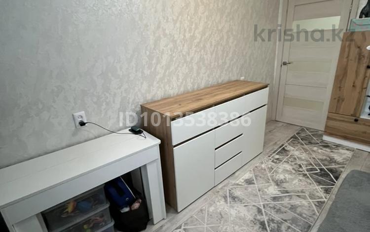 3-бөлмелі пәтер · 59 м² · 4/4 қабат, Бауыржан Момышулы 121, бағасы: 15 млн ₸ в Экибастузе — фото 2