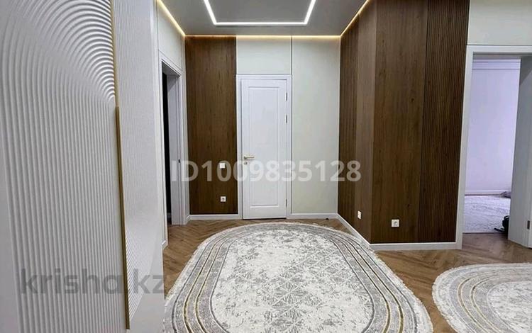 4-бөлмелі пәтер · 135 м² · 4/9 қабат, мкр. Алтын орда, Микрорайон Алтын Орда 360/2, бағасы: 72 млн ₸ в Актобе — фото 2