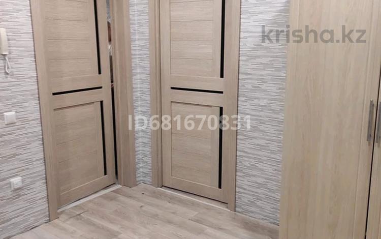 2-комнатная квартира · 54 м² · 1/9 этаж, мкр Юго-Восток, Мкр Степной 4 15 за 185 000 ₸ в Караганде, Казыбек би р-н — фото 2