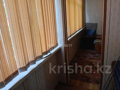 3-комнатная квартира · 64 м² · 1/5 этаж, мкр Акбулак 33 — Торговый центр за 150 000 ₸ в Таразе