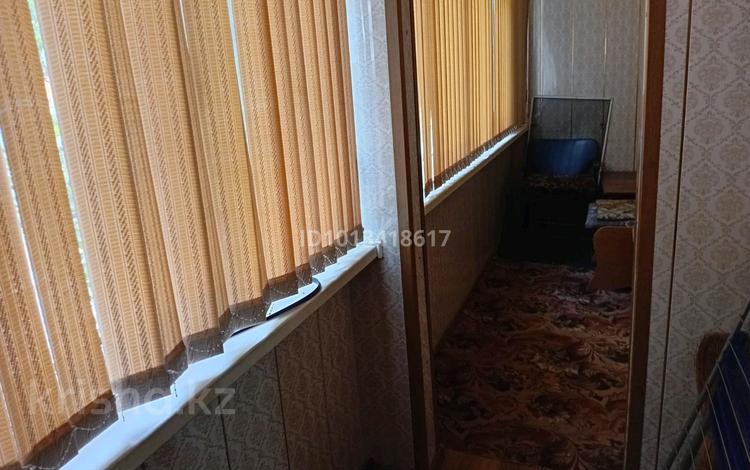 3-комнатная квартира · 64 м² · 1/5 этаж, мкр Акбулак 33 — Торговый центр за 150 000 ₸ в Таразе — фото 2