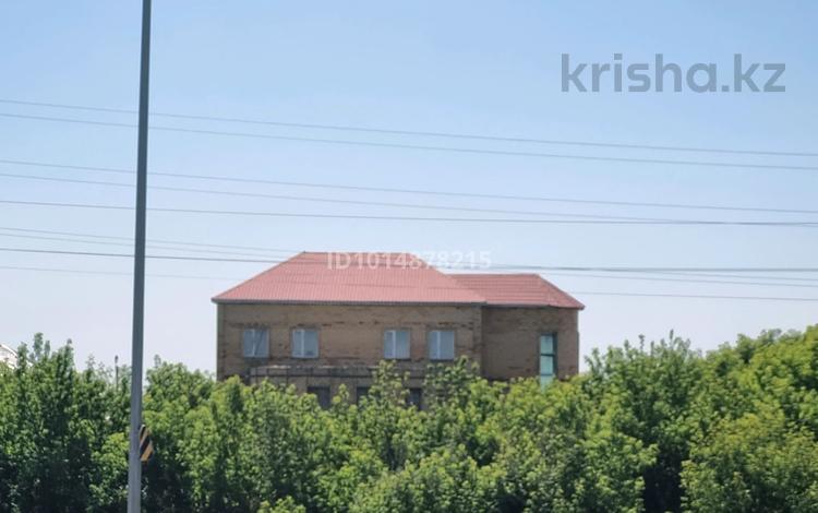 Отдельный дом · 6 комнат · 530 м² · 35 сот., 1-й м-н 181 — С.Жибек Жолы за ~ 70 млн ₸ в Астане, Сарайшык р-н — фото 2