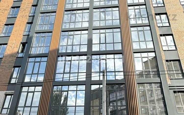 1-комнатная квартира · 53.1 м² · 6/9 этаж, Даумова 63 за 28 млн ₸ в Уральске — фото 2