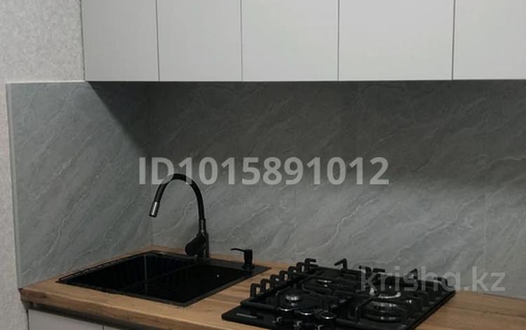 1-бөлмелі пәтер · 32 м² · 3/5 қабат, Микрорайон 3 36, бағасы: 150 000 ₸ в Конаеве — фото 2