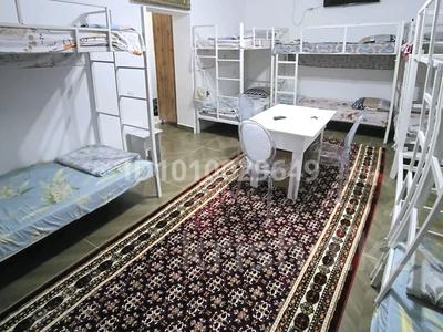 2-бөлмелі пәтер · 100 м² · 2/2 қабат, Арыс 45 — Рядом Жібек жолы парк жакта, бағасы: 15 000 ₸ в Туркестане