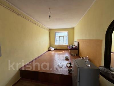 Часть дома · 3 комнаты · 80 м² · 8 сот., мкр Самал-2, Утегенова 6 — Сейтова за 130 000 ₸ в Шымкенте, Абайский р-н
