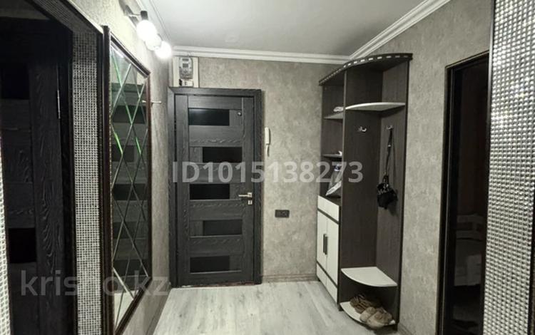 3-комнатная квартира · 65 м² · 1/5 этаж, мкр Акбулак 16 за 150 000 ₸ в Таразе — фото 2