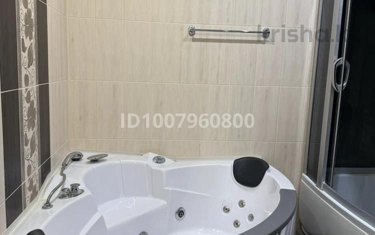 4-комнатная квартира · 173.1 м² · 2/5 этаж, мкр 5 114А — Р-н Гуманитарного колледжа, рядом с пр.Абая, недалеко от Акимата. за 63 млн ₸ в Актобе — фото 3